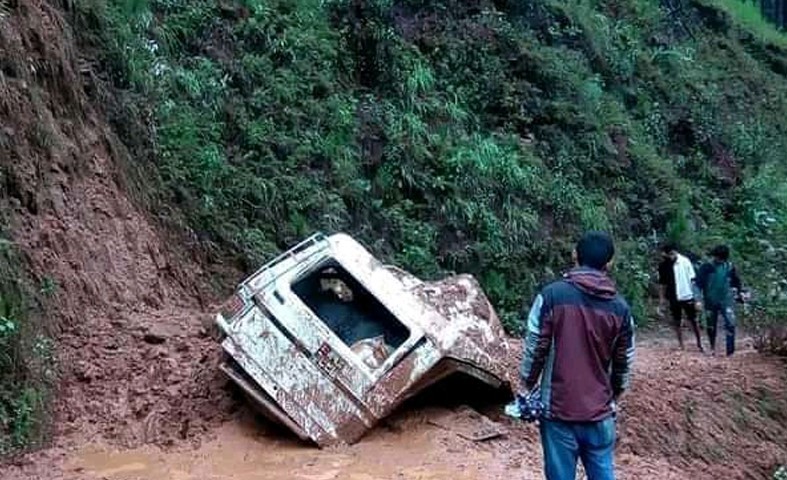 पहिरोले जिप पुर्दा गुल्मीमा १ जनाको ज्यान गयो