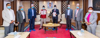 केपी ओली पाँच वर्ष प्रधानमन्त्री, पार्टी सञ्‍चालन अध्यक्ष प्रचण्डले गर्ने