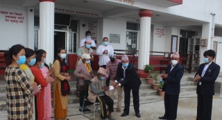 भोजपुर हेलौछाका बिरबहादुर तामाङललाई ९४ वर्षको उमेरमा नागरिकता