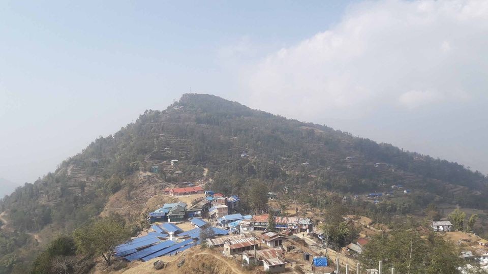 बैंकमार्फत सामाजिक सुरक्षा भत्ता वितरण गर्दै केपीलासगढी गाँउपालिका