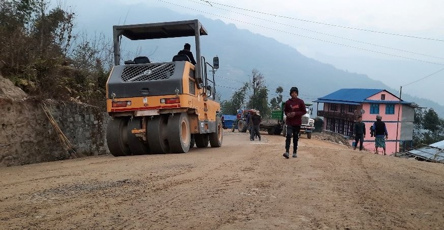 कोरोना कहरपछि मध्यपहाडीको कामले गति लिँदै