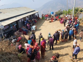 हलेसी तुवाचुङ नगरपालिकाका ९५० घर परिवारलाई खाद्यान्न