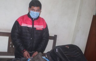 लागुऔषध चरेससहित  होटेल सञ्चालक पक्राउ