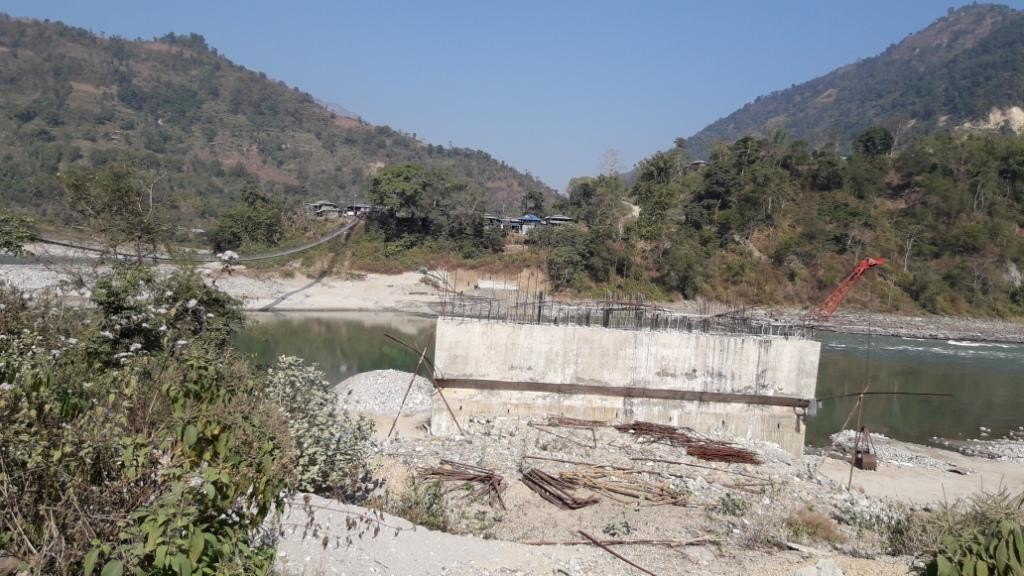 धाप्लाङघाट पुल निर्माणको काममा ठेकेदारको चरम ढिलासुस्ती