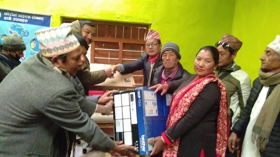 मनकारी वडाध्यक्ष  : कराते संघलाई दिए ल्यापटप र प्रिन्टर
