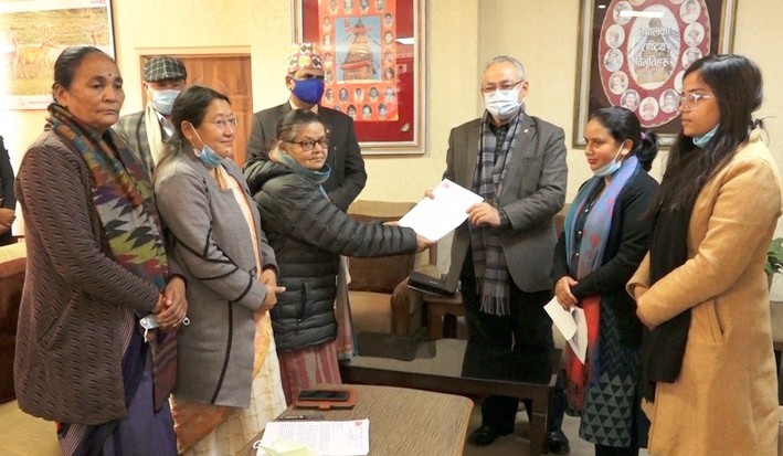 रामकुमारी झाक्रीलाई प्रक्राउ गरी कारबाही गर्न माग