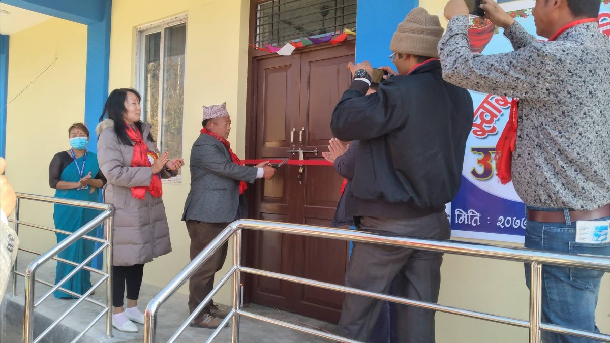 स्वास्थ्यचौकी चिप्रिङको नवनिर्मित भवन उद्घाटन