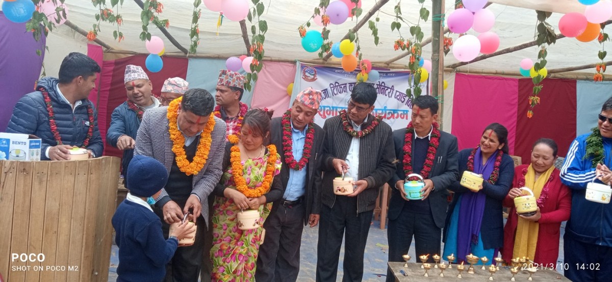 दिक्तेल रुपाकोट मझुवागढी नगरपालिकाले सुरु गर्‍यो दिवा खाजा कार्यक्रम