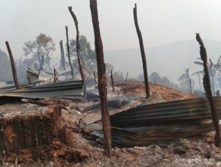 खोटाङमा डढेलो गाउँ पस्दा दिनानुदिन क्षती