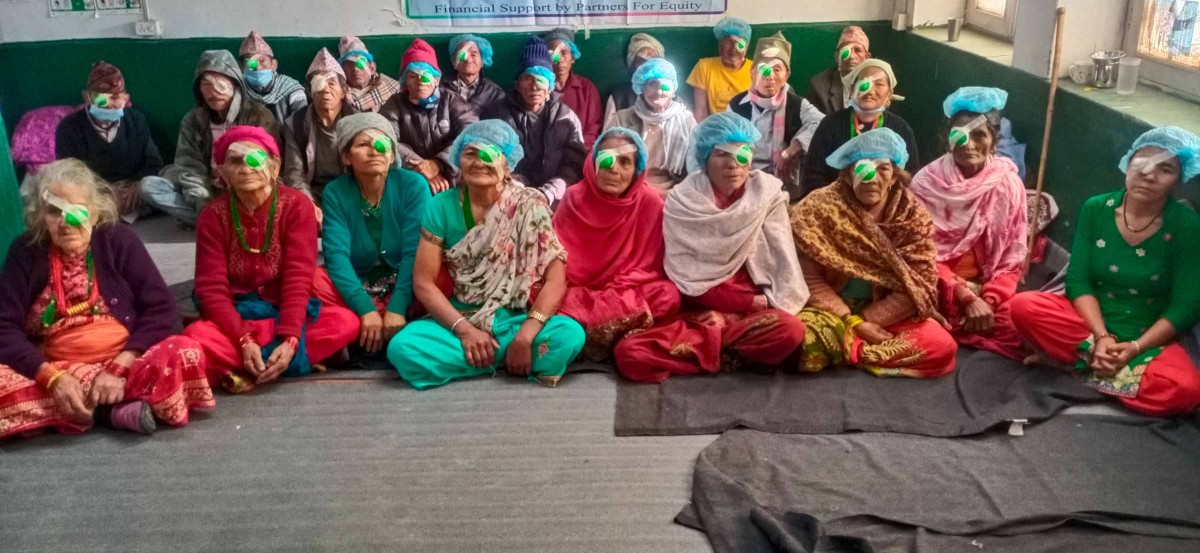 निःशुल्क आँखा शिबिर : आउँदा अध्यारो, फर्कदा उज्यालो