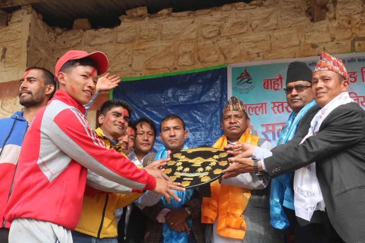राष्ट्रपति रनिङ शिल्ड प्रतियोगीताको उपाधि दिक्तेल रुपाकोट मझुवागढी नगरपालिकाले उचाल्यो