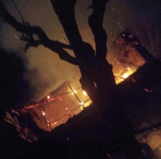 खोटाङको खार्ताम्छामा विद्युट सर्ट हुँदा घर जले