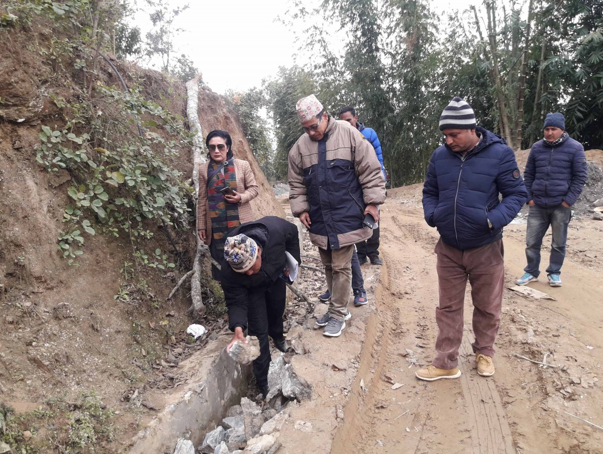 दिक्तेल–खानीडाँडा–आहाले सडक निर्माणमा चरम ढिलासुस्ती