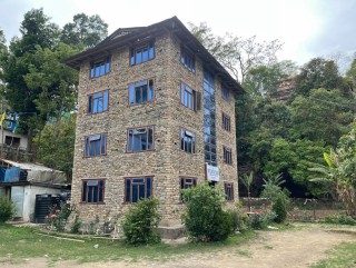 हलेसी तुवाचुङ नगरमा अत्यावश्यक बाहेकका सेवा अर्को व्यवस्था नभएसम्मका लागि बन्द