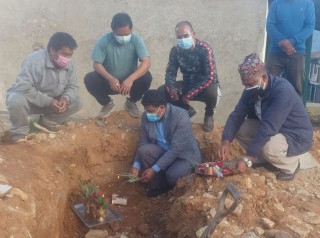 दिक्तेलबजारमा सपिङ कम्प्लेक्स तथा चिल्ड्रेनपार्क शिलान्यास