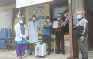ऐसेलुखर्कको  प्राथमिक स्वास्थ्य केन्द्रलाई अक्सिजन कन्सन्ट्रेटर
