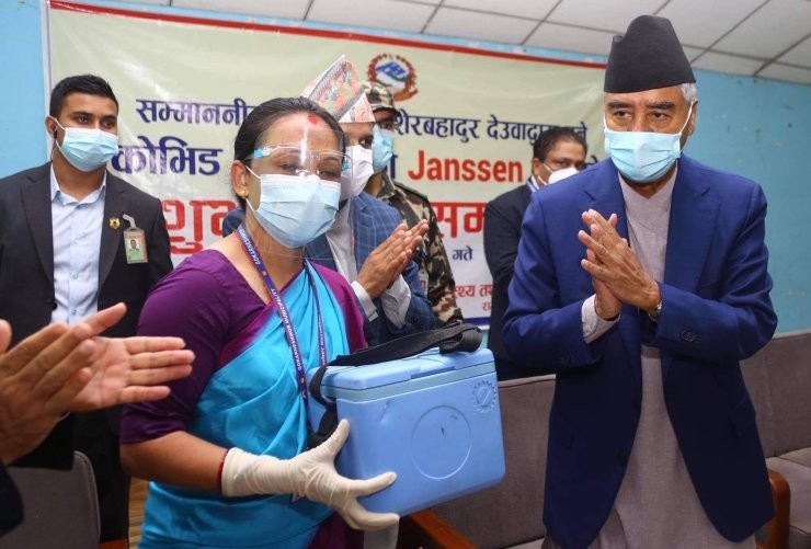 सरकारको प्राथमिकता सबैलाई कोरोनाविरुद्धको खोप  :  प्रधानमन्त्री देउवा