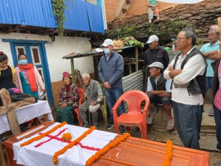 ‘बाकसभरी पैसा ल्याउछु भन्थे, आफै बाकसभित्र फर्किए’