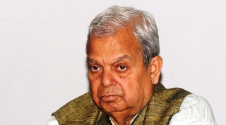 नयाँ पार्टी दर्ताका लागि निर्वाचन आयोग जाँदै महन्थ ठाकुर समूह