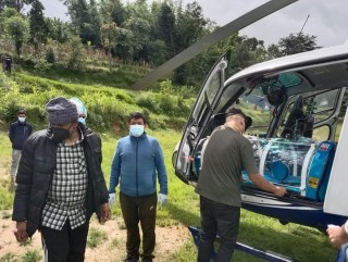 २ लाख ३० हजारमा हेलीकोप्टर चार्टर गरि संक्रमितलाई अस्पताल पुर्‍याइयो