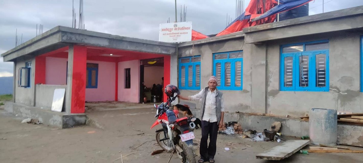 करारका कर्मचारी हटाएको विरोधमा जन्तेढुंगाका थप चार वडामा एमालेको तालाबन्दी