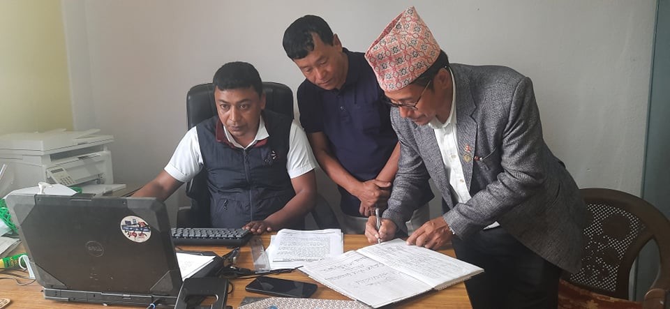 खोटाङमा जिसस प्रमुख सहित आठ जनप्रतिनिधि नेकपा (एकीकृत समाजवादी)मा गरे सनाखत