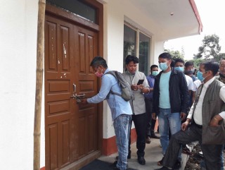 वडा कार्यालय सोल्मामा दोश्रोपल्ट ताला