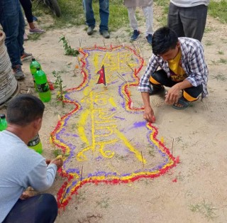 संविधान दिवसमा नेपालको नक्सा बनाएर दिप प्रज्वलन