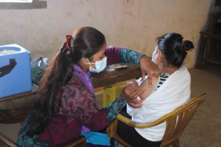 कोभिशिल्ड र एस्ट्रा जेनेकाको दोश्रो मात्राको खोप दिन सुरु