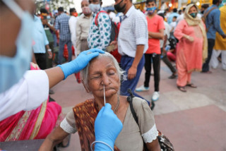 भारतका विभिन्न राज्यमा देखिन थाल्यो कोरोनाको तेस्रो लहर