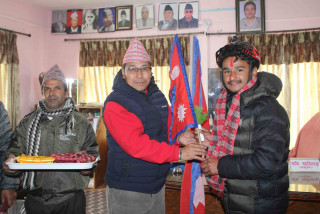 राष्ट्रव्यापी साईकल यात्रामा निस्किएका कार्की दिक्तेलमा