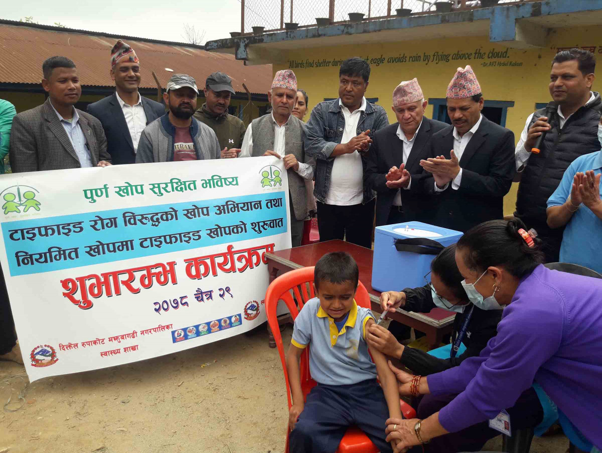 खोटाङका बालबालिकालाई टाइफाइड विरुद्धको खोप सुरु