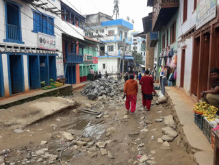ठेकेदारले टेरेनन् नगरको निर्देशन, सुचारु भएन बजार ढलान