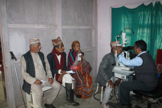 १७१ ज्येष्ठ नागरिकलाई पावरवाला चश्मा