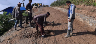 पिसिसि ढलानको छड्के अनुगमनमा मेयर भट्टराई