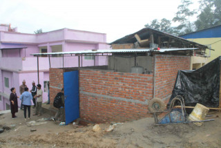 अक्सिजन प्लान्टको ट्रस कमसल बनेपछि रकम कटाएर भुक्तानी