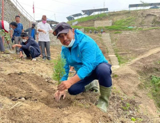 विदाको समयमा साकेलामा गार्डेनिङ