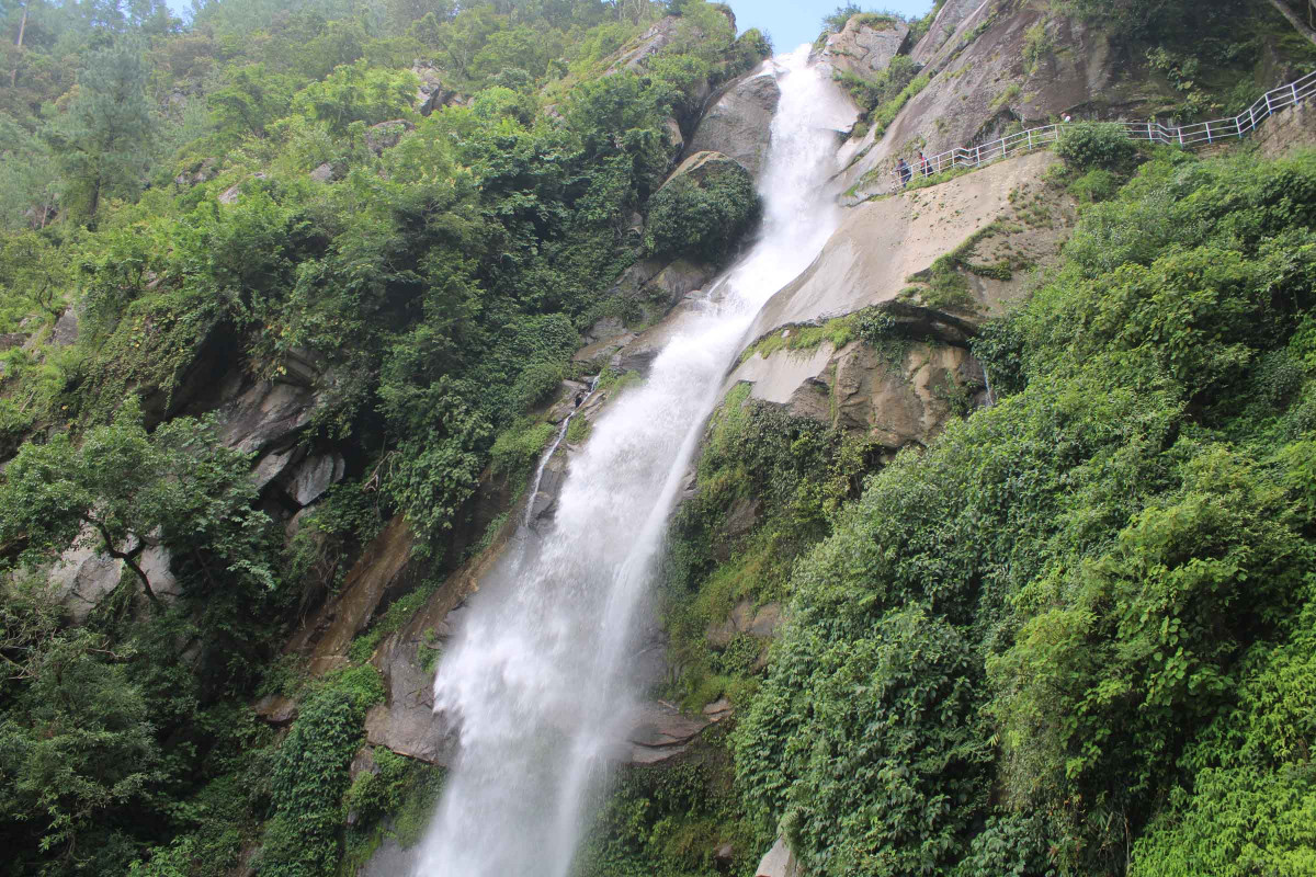 Dhiplung Falls in Khotang (2).JPG