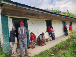 भाइरल प्रभावित बादेलमा पुःन आकस्मिक स्वास्थ्य शिविर