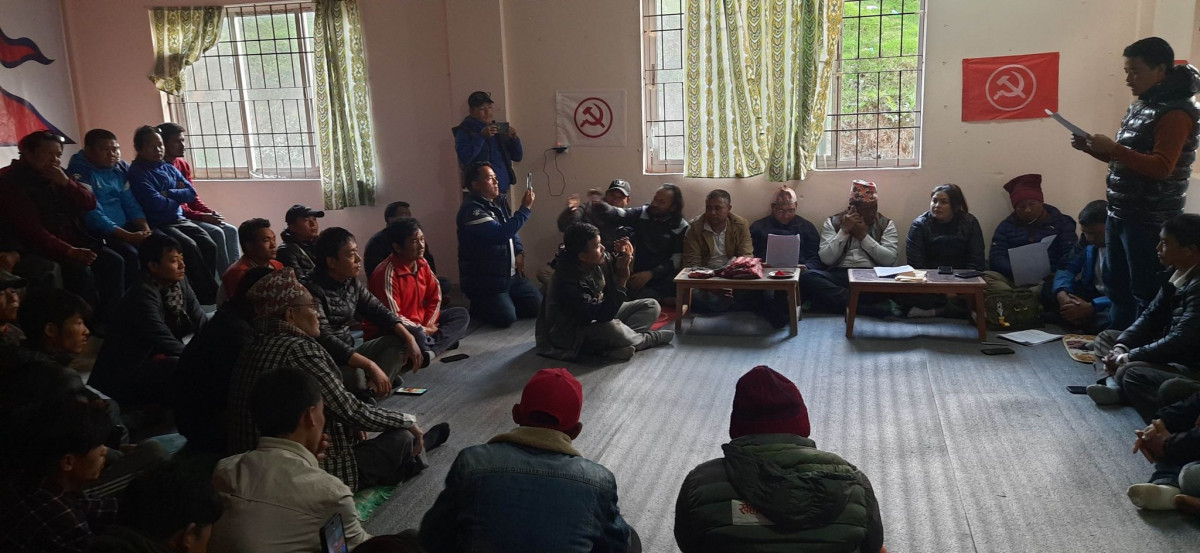 खोटाङमा जसपा र एमालेका ४४ नेता तथा कार्यकर्ता माओवादीमा प्रवेश