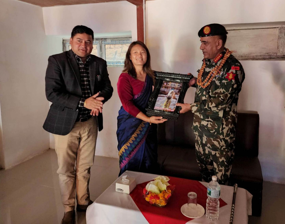 निर्वाचनको पुर्वसन्ध्यमा प्रधानसेनापति शर्मा खोटाङमा