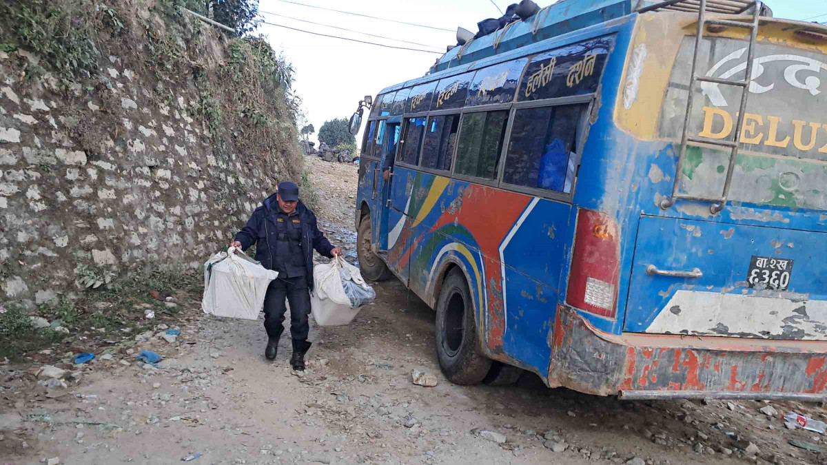 ballot box arries at court_khotang (3).jpg