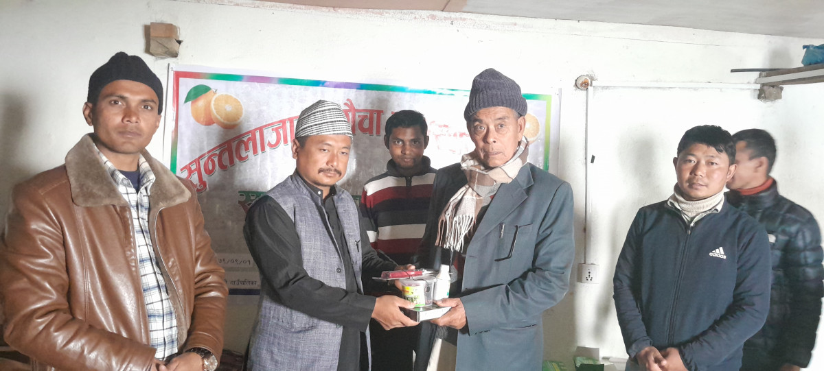 खोटाङमा सुन्तला उत्पादन दर घट्दो, रावाबेँसीका कृषकलाई विषादि र उपकरण सहयोग