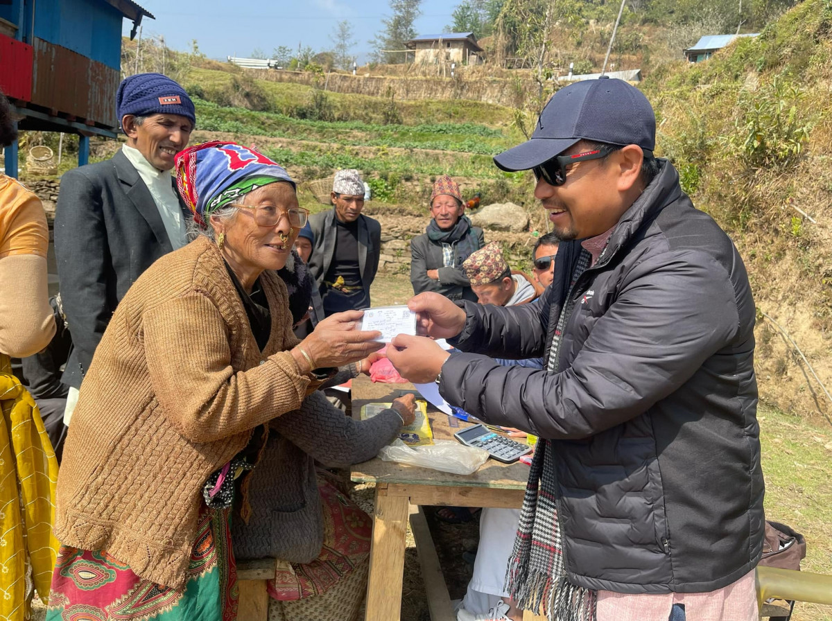 साकेला ४०७ ज्येष्ठ र २१ पूर्ण अपाङ्गता भएका व्यक्तिको निःशुल्क स्वास्थ्य विमा