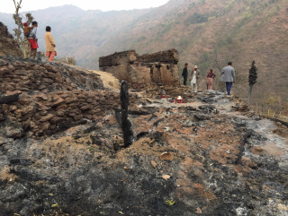 खोटाङ : डढेलोले एकै व्यक्तिको दुई घर जले
