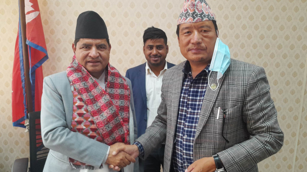 सेखुवा–चखेवा सडक कालोपत्रेको काम गराउन मन्त्री समक्ष हारगुहार