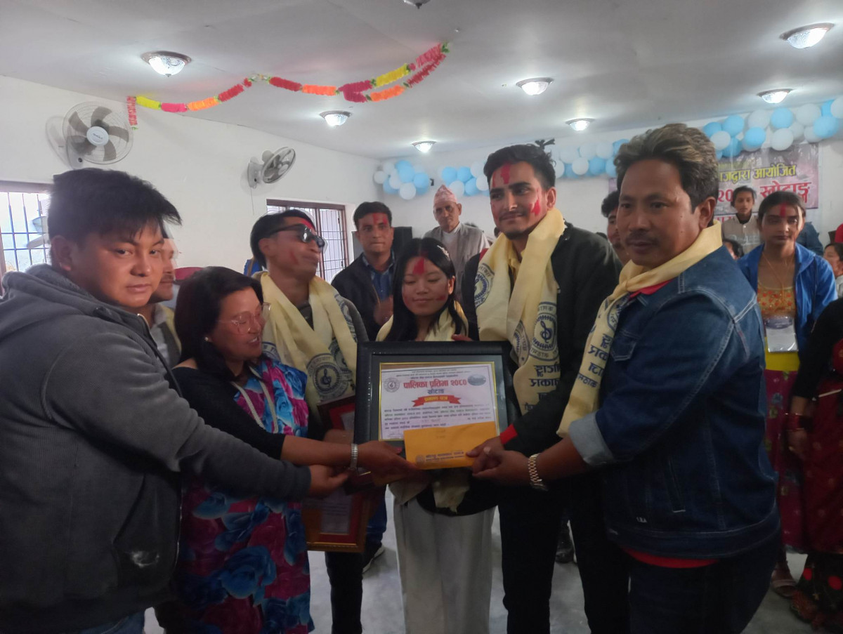 पालिका प्रतिभा २०८० मा साकेला गाउँपालिकामा गायनतर्फ रबिन भए पालिका उत्कृष्ट