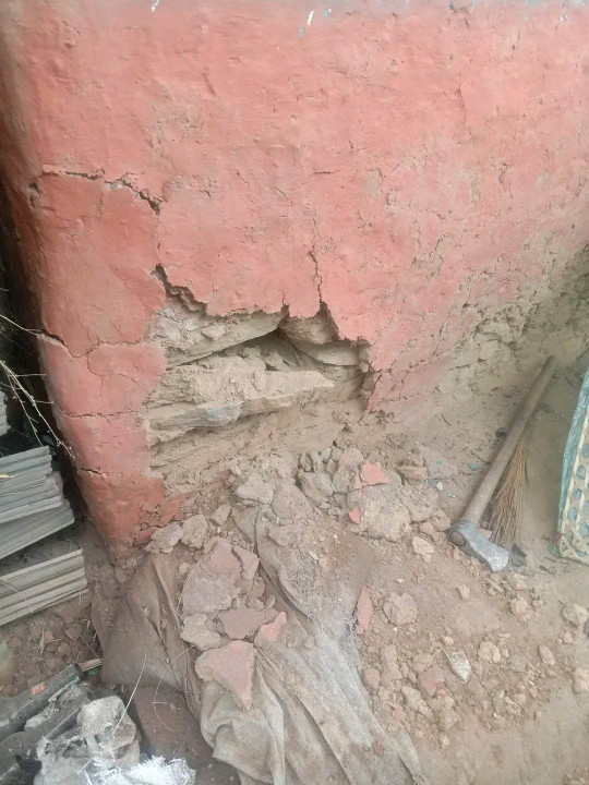 खोटाङ : चट्याङले घरमा क्षती