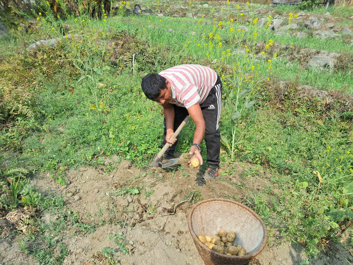 farmer & ward chairman-dolraj (4).jpg