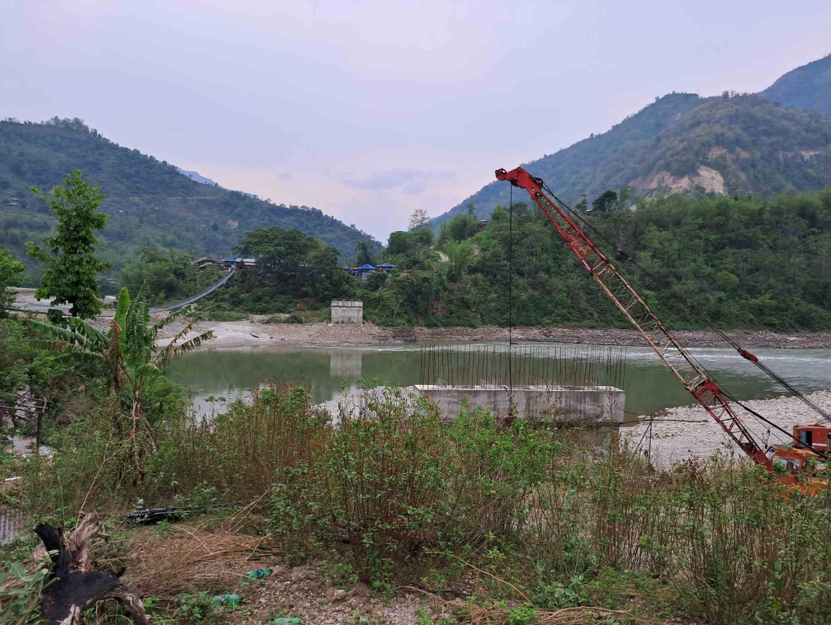 घाटामा गएको ठेकेदार उकास्न पुलको डिजाईन परिवर्तन गरिँदै